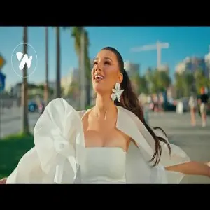 Dea Hysenaj - Perëndeshë e detit