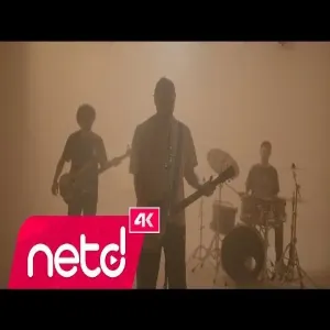 GÖZÜKÖROLMAYASICA - HER ŞEY YOLUNDAYMIŞ GİBİ